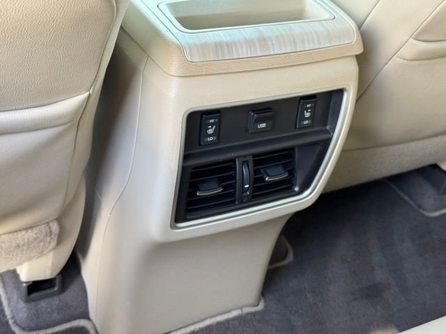 Used 2018 White Nissan SL image 36