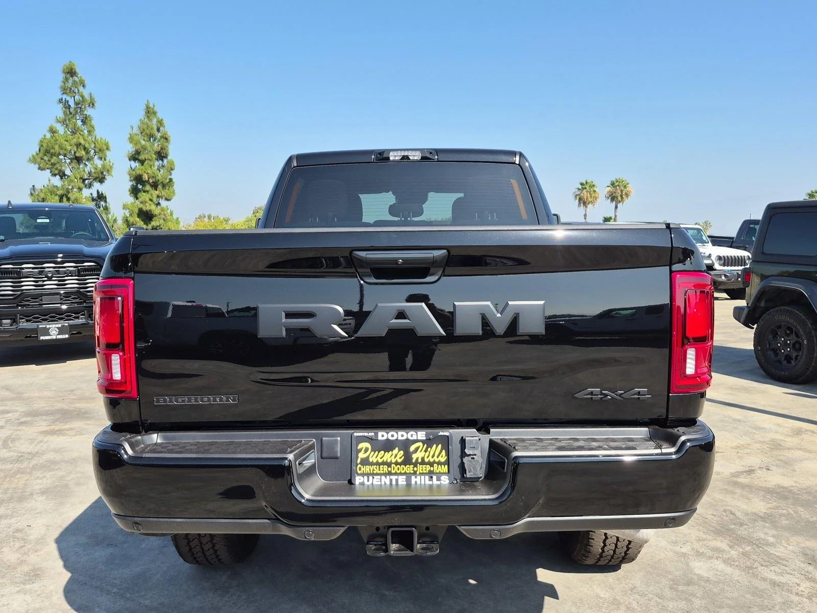 New 2026 Diamond Black Crystal Pearl-Coat Exterior Paint RAM Big Horn image 5