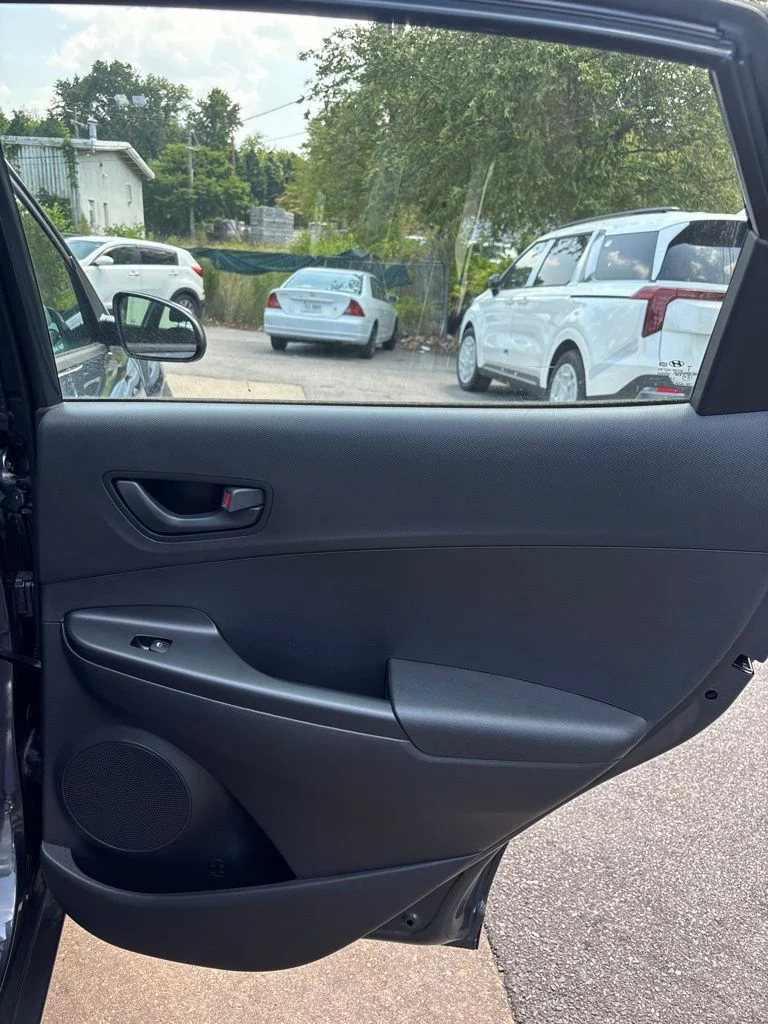 Used 2020 Gray Hyundai SE image 19