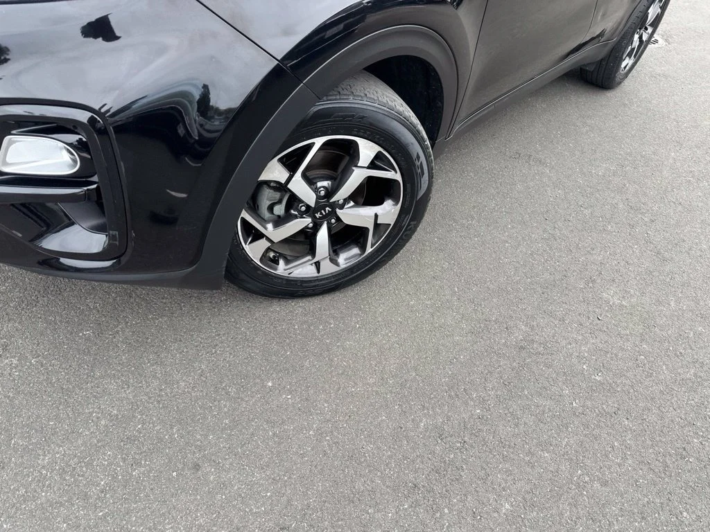 Used 2022 Red Kia LX image 2