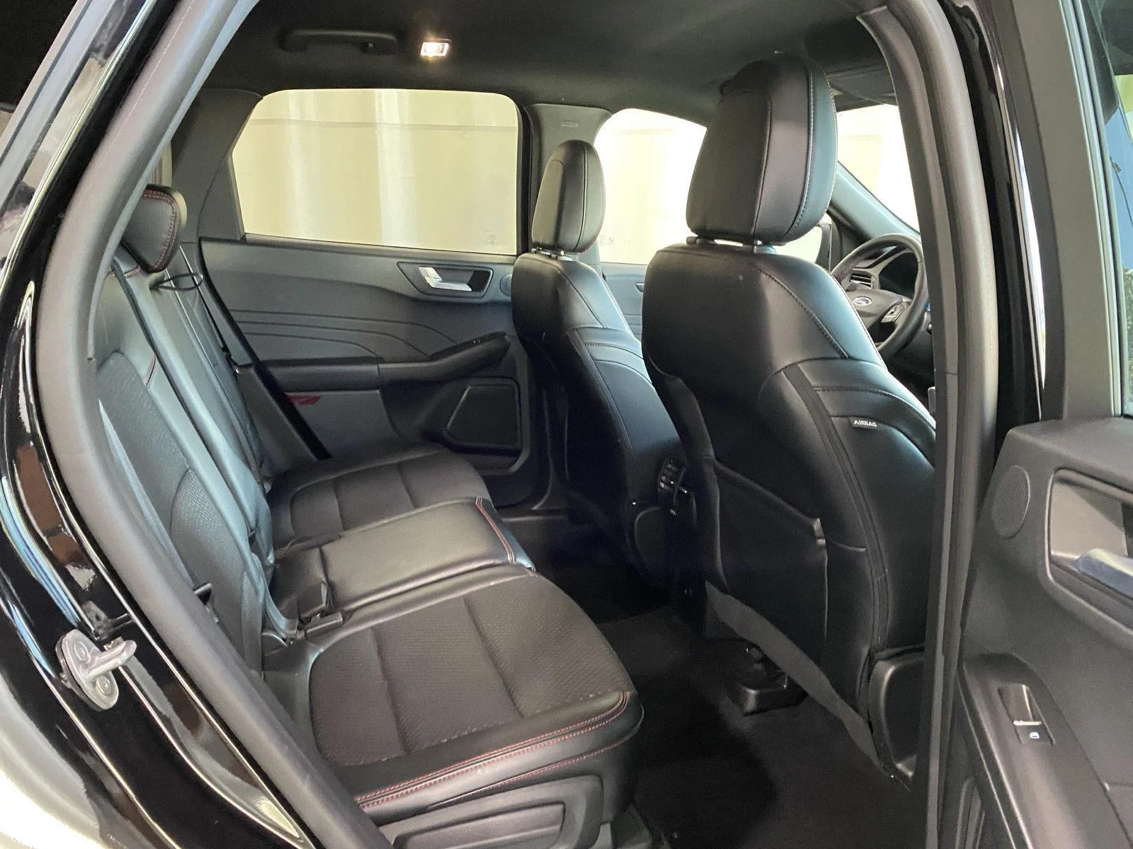 Used 2023 Agate Black Ford ST-Line Select image 15