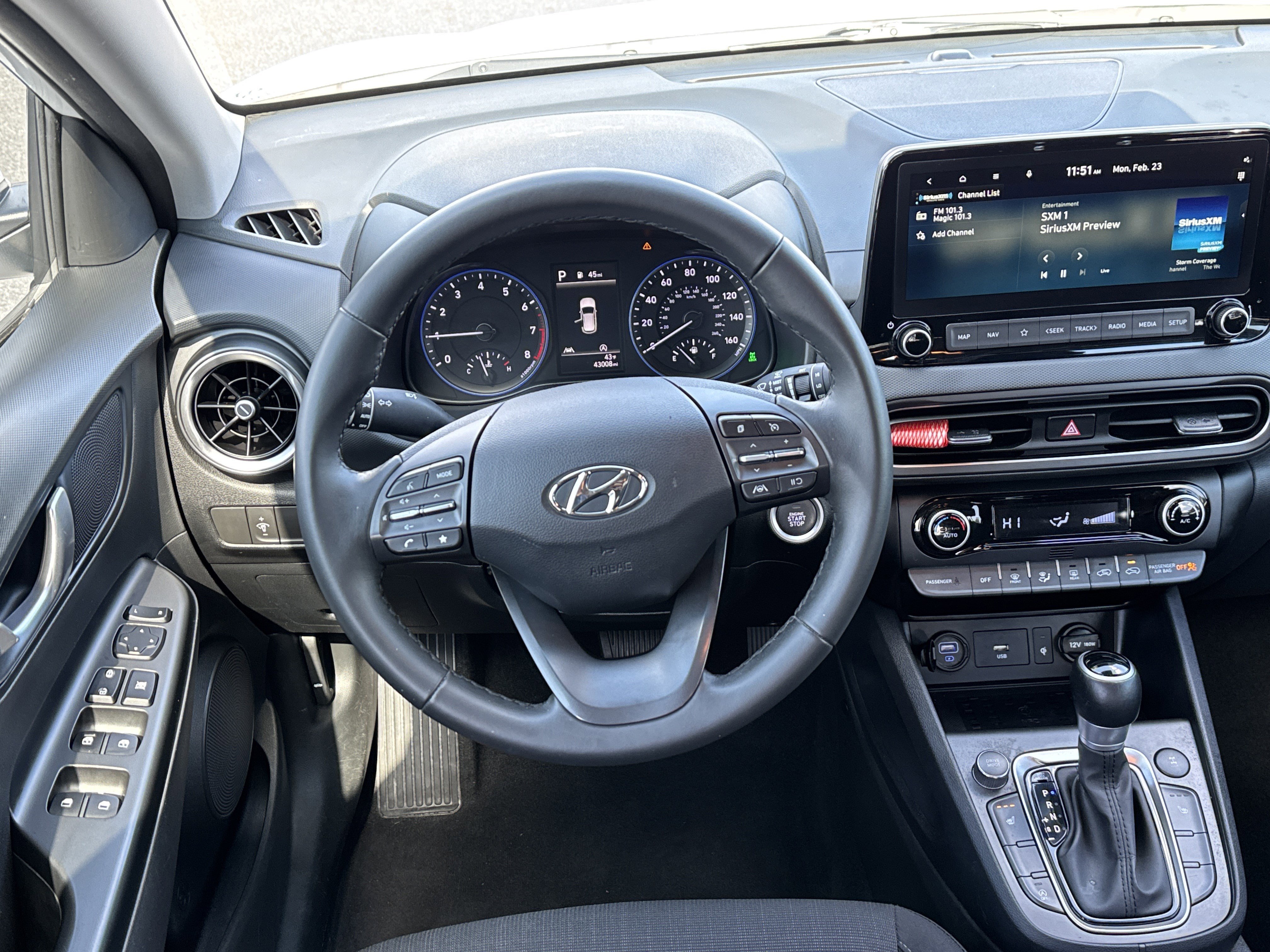 Used 2023 Lunar White Hyundai SEL image 28