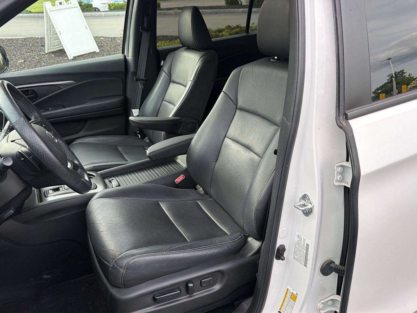 Used 2023 Platinum White Pearl Honda EX-L image 22