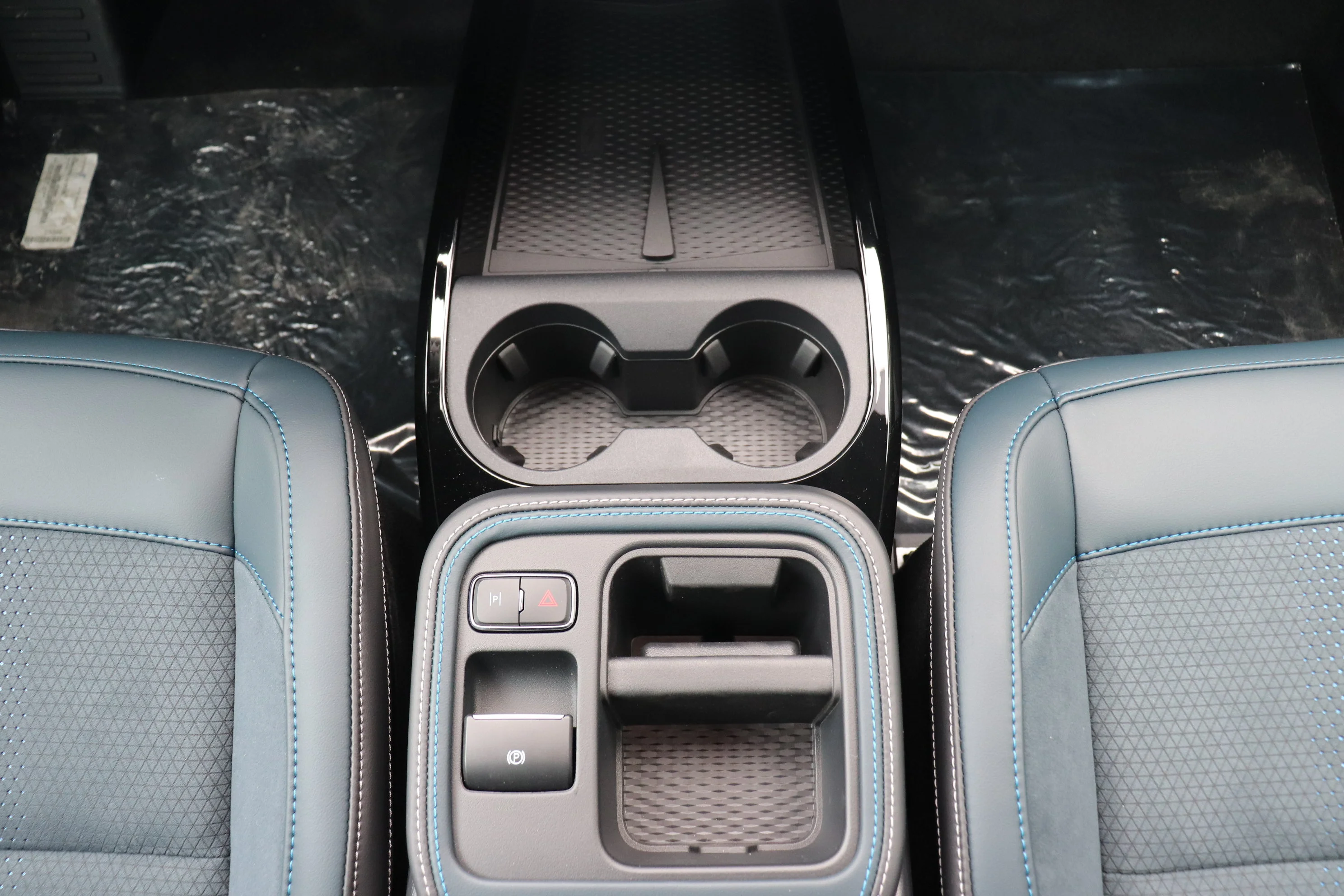 New 2026 GLACIER GREY MET TRI-COAT Ford GT image 18