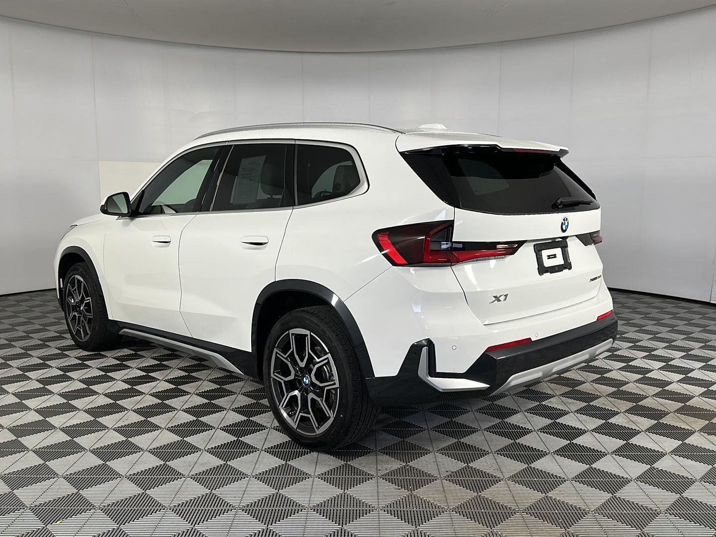 New 2026 Alpine White BMW xDrive28i image 22