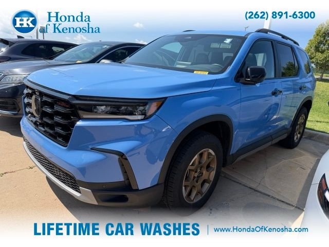 Certified Used 2024 Diffused Sky Pearl Honda TrailSport image 1