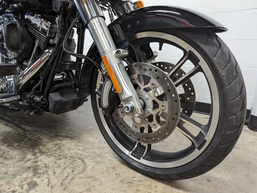 Used 2015 BLACK Harley-Davidson®  image 4