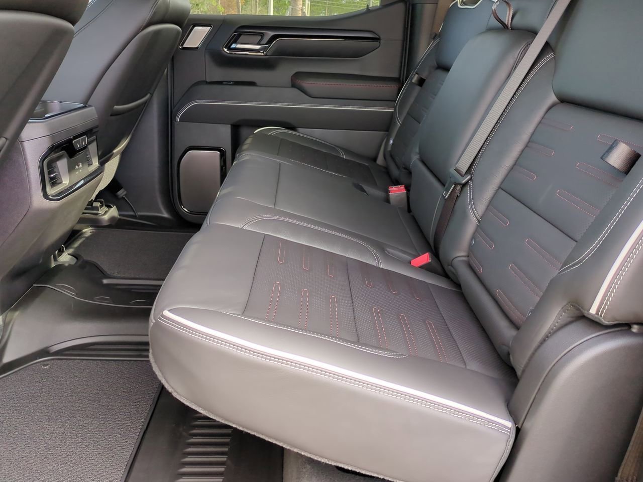 2026 GMC Sierra 1500 AT4X - Photo 26
