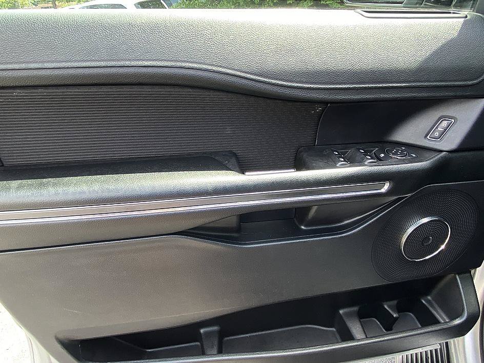 Used 2019 Ingot Silver Ford XLT image 9