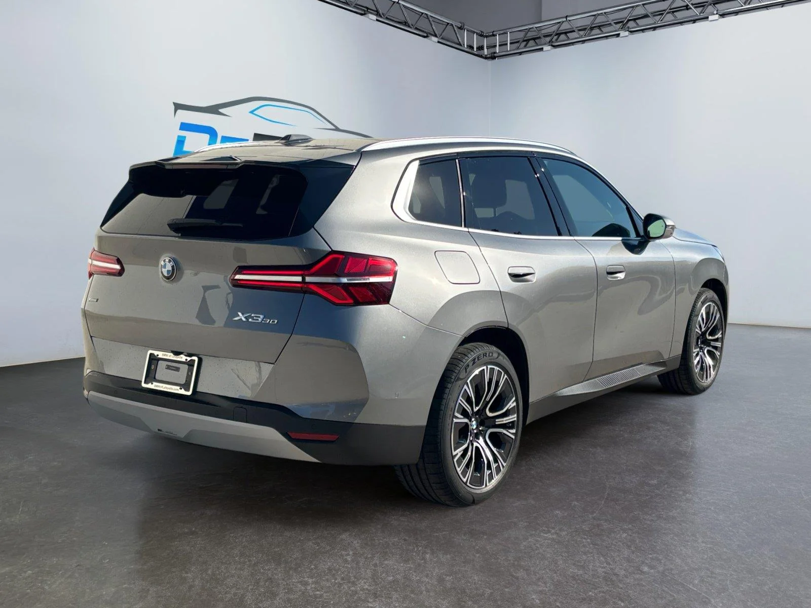 New 2026 Skyscraper Grey Metallic BMW 30 xDrive image 3