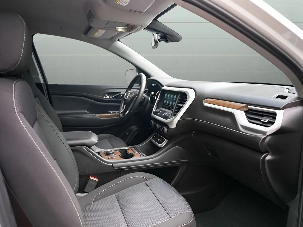 Used 2022 White GMC SLE image 51