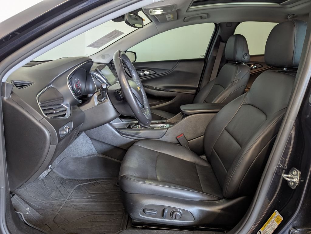 Used 2022 Ash Chevrolet Premier image 4