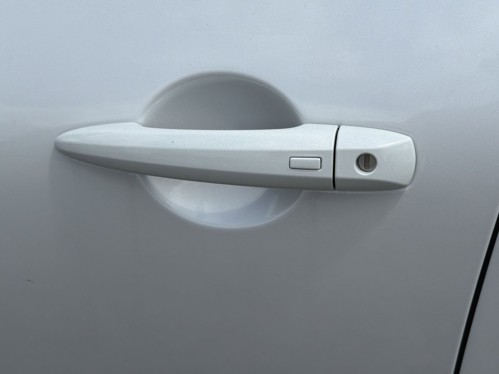 New 2026 White Nissan Platinum image 32