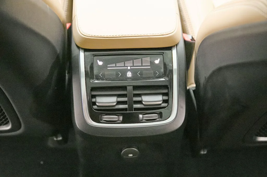 Certified Used 2024 Onyx Black Volvo Ultimate image 26