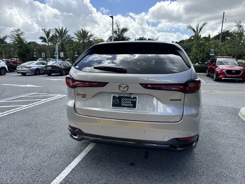 New 2026 Platinum Quartz Mazda 3.3 Turbo S Premium image 25
