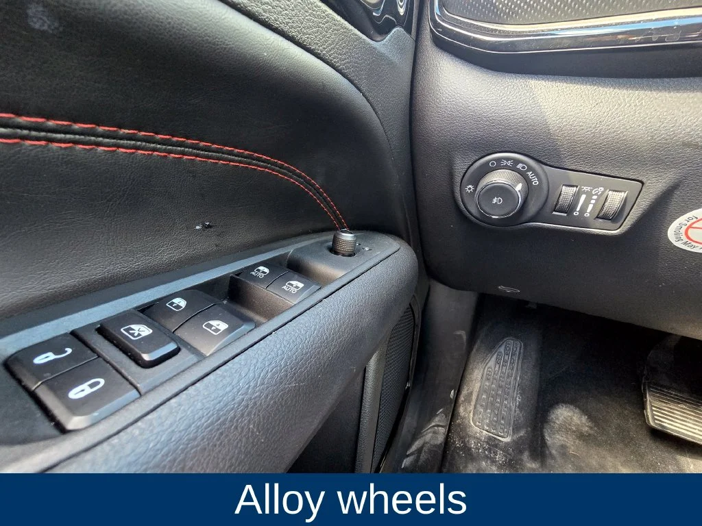 Used 2025 Silver Jeep Trailhawk image 20