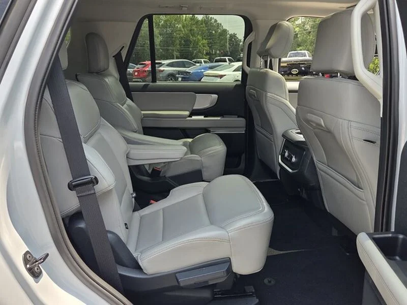 Used 2025 Space Silver Ford Active image 17