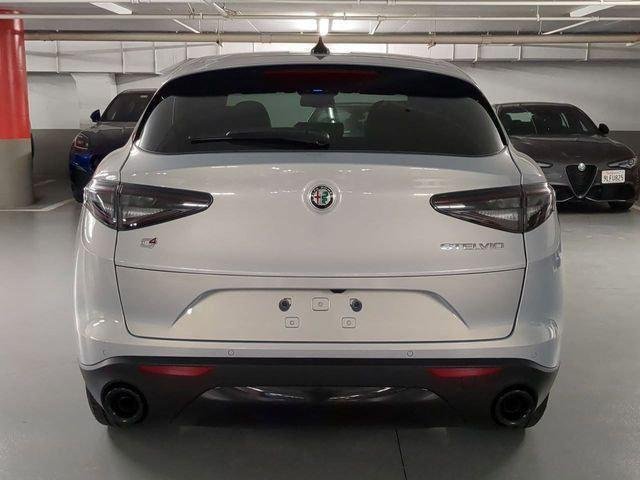 New 2025 Moonlight Gray Metallic Exterior Paint Alfa Romeo  image 6