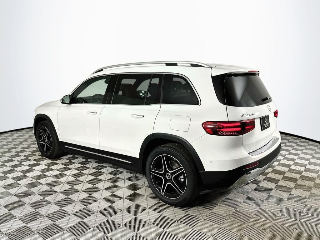 New 2026 Polar White Mercedes-Benz GLB 250 image 5