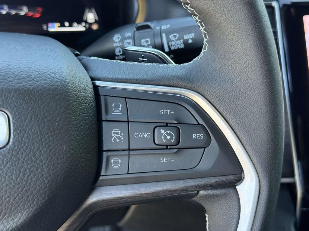 Used 2025 Silver Jeep Limited image 12