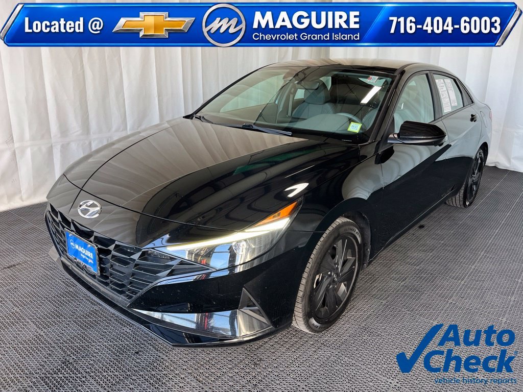 Used 2021 Black Hyundai SEL image 1