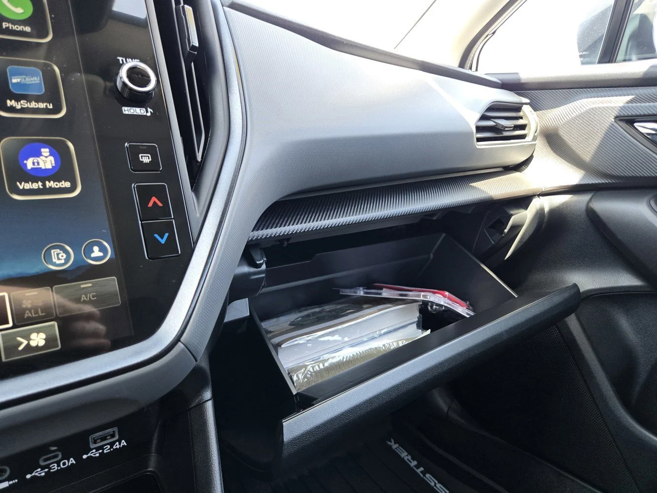 Used 2025 Ice Silver Metallic Subaru Limited image 14