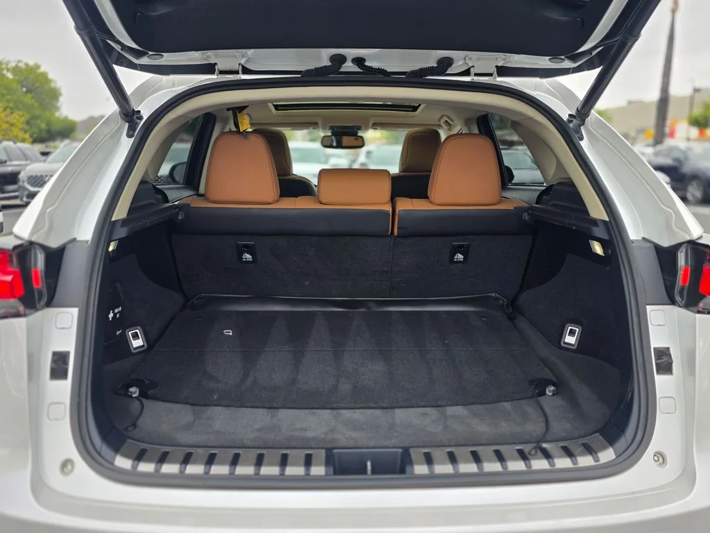 2020 Lexus NX 300 - Photo 12