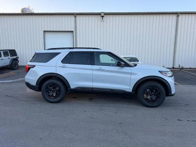 New 2026 Space White Metallic Ford Tremor® image 30