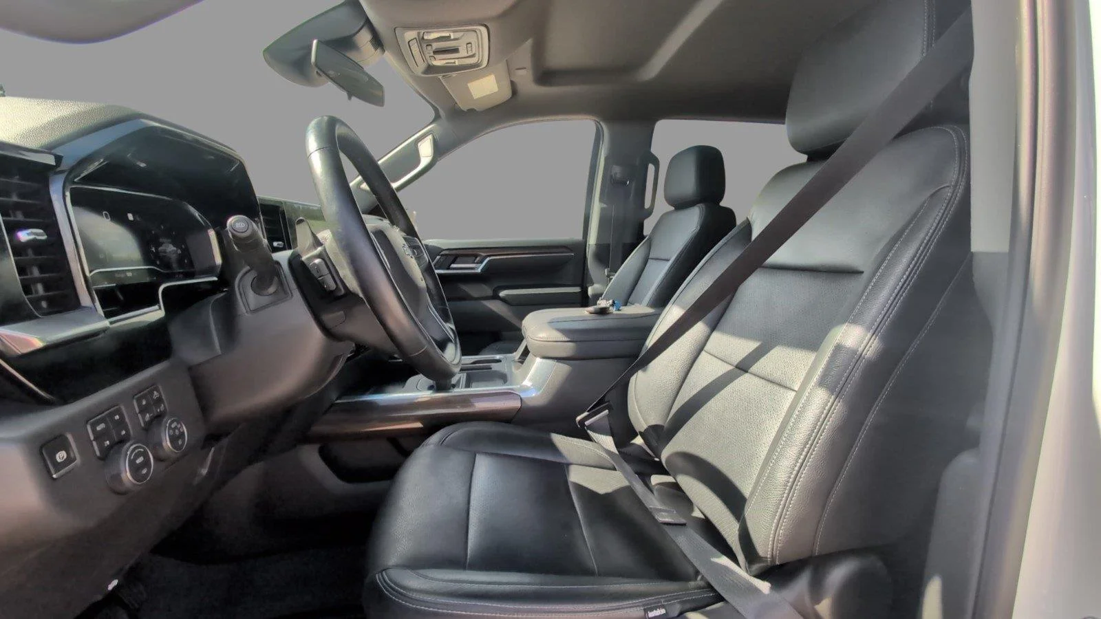 Used 2025 Summit White Chevrolet RST image 17