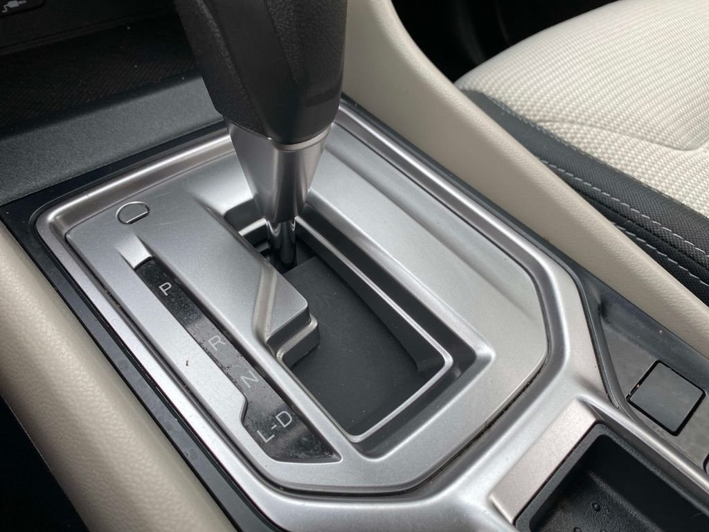Used 2023 White Subaru Base image 31