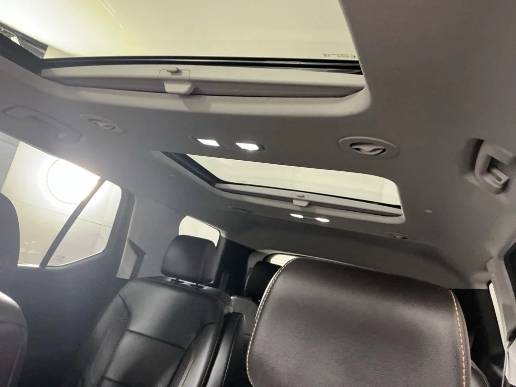 Used 2021 GRAPHITE METALLIC Chevrolet RS image 33