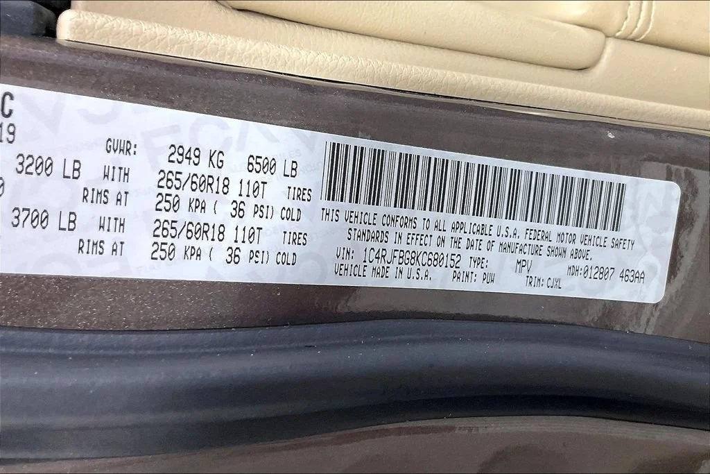 Certified Used 2019 Brown Jeep Limited 4x4 image 18