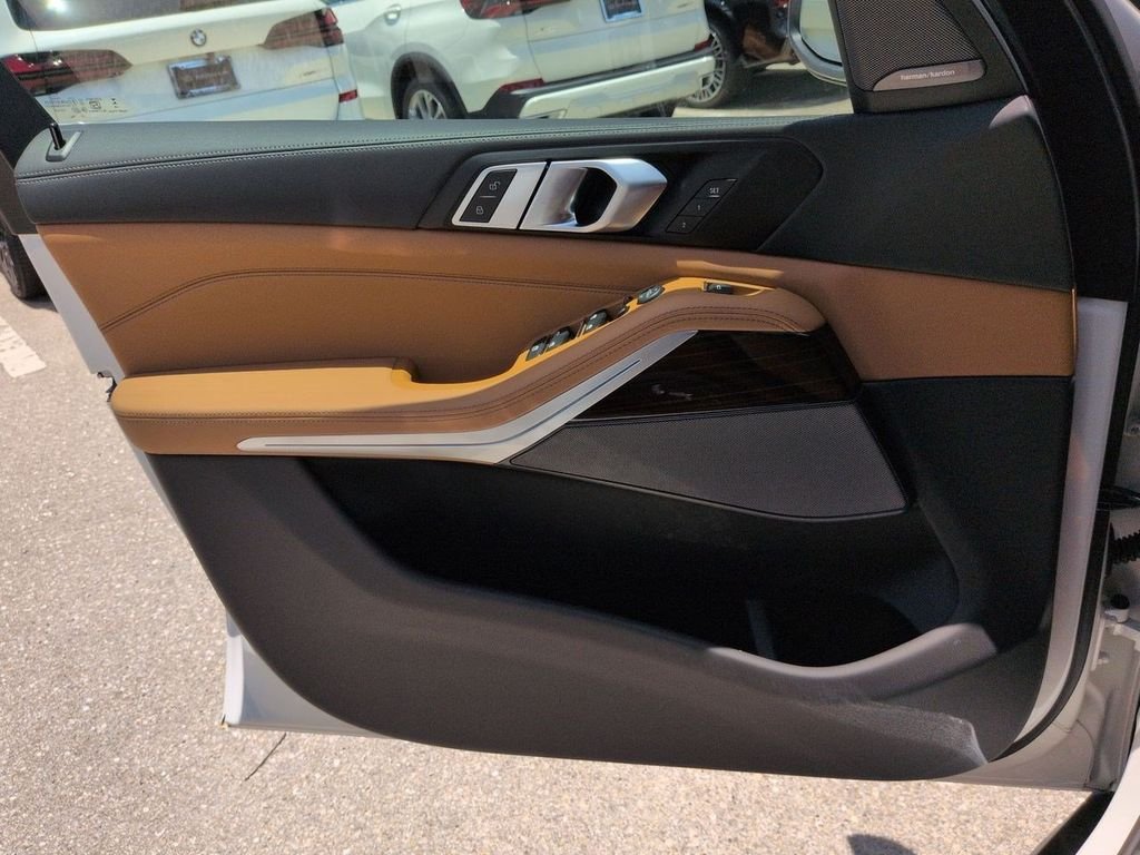 New 2026 Alpine White BMW xDrive40i image 31