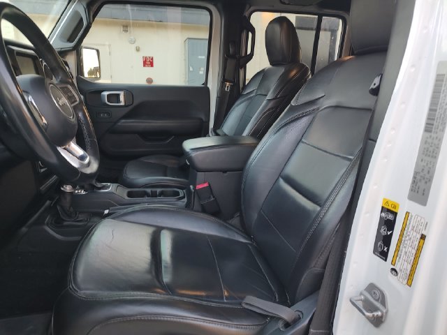 Used 2020 White Jeep Unlimited Sahara Altitude image 9
