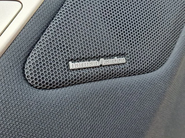 Used 2025 Blue BMW xDrive50 image 22