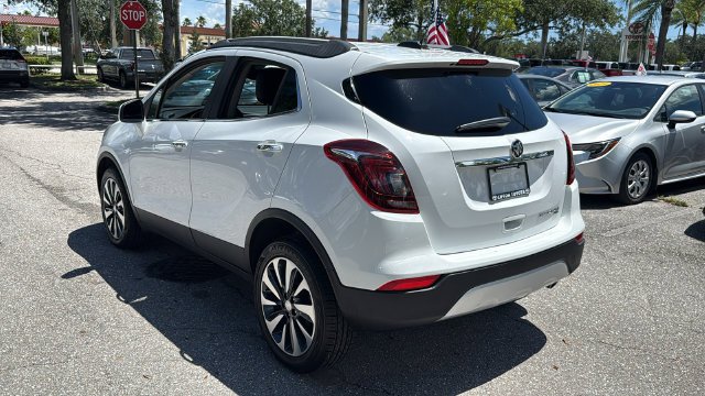 Used 2021 Summit White Buick Preferred image 5