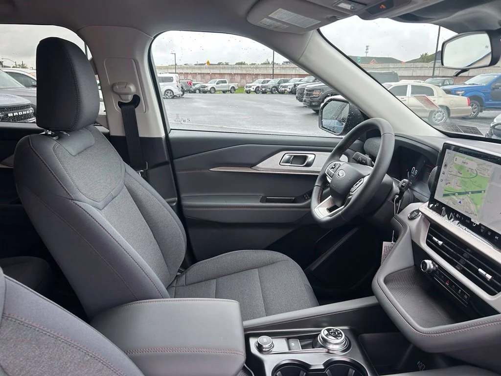 New 2026 Carbonized Gray Metallic Ford Active image 33