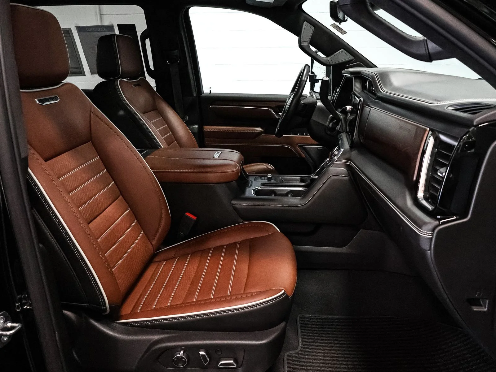 Certified Used 2024  GMC Denali Ultimate image 24