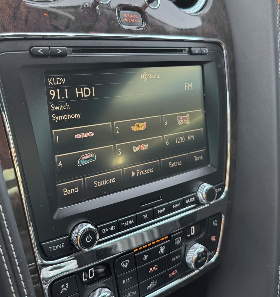 Used 2012 Black Bentley Base image 26