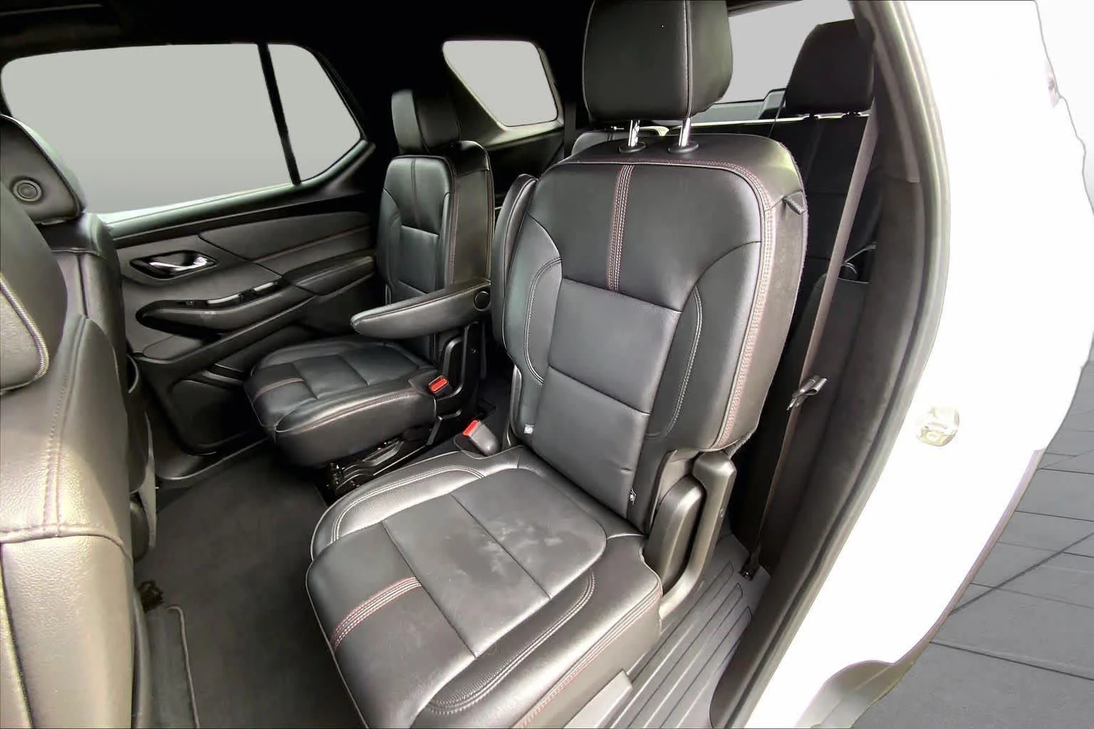 Used 2023 Iridescent Pearl Tricoat Chevrolet RS image 20