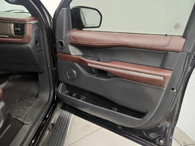 Used 2023 Black Ford Limited image 32