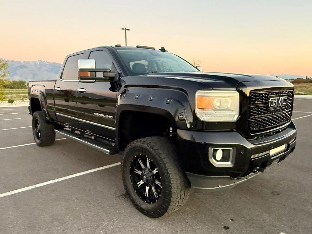 Used 2016 Onyx Black GMC DENALI image 8