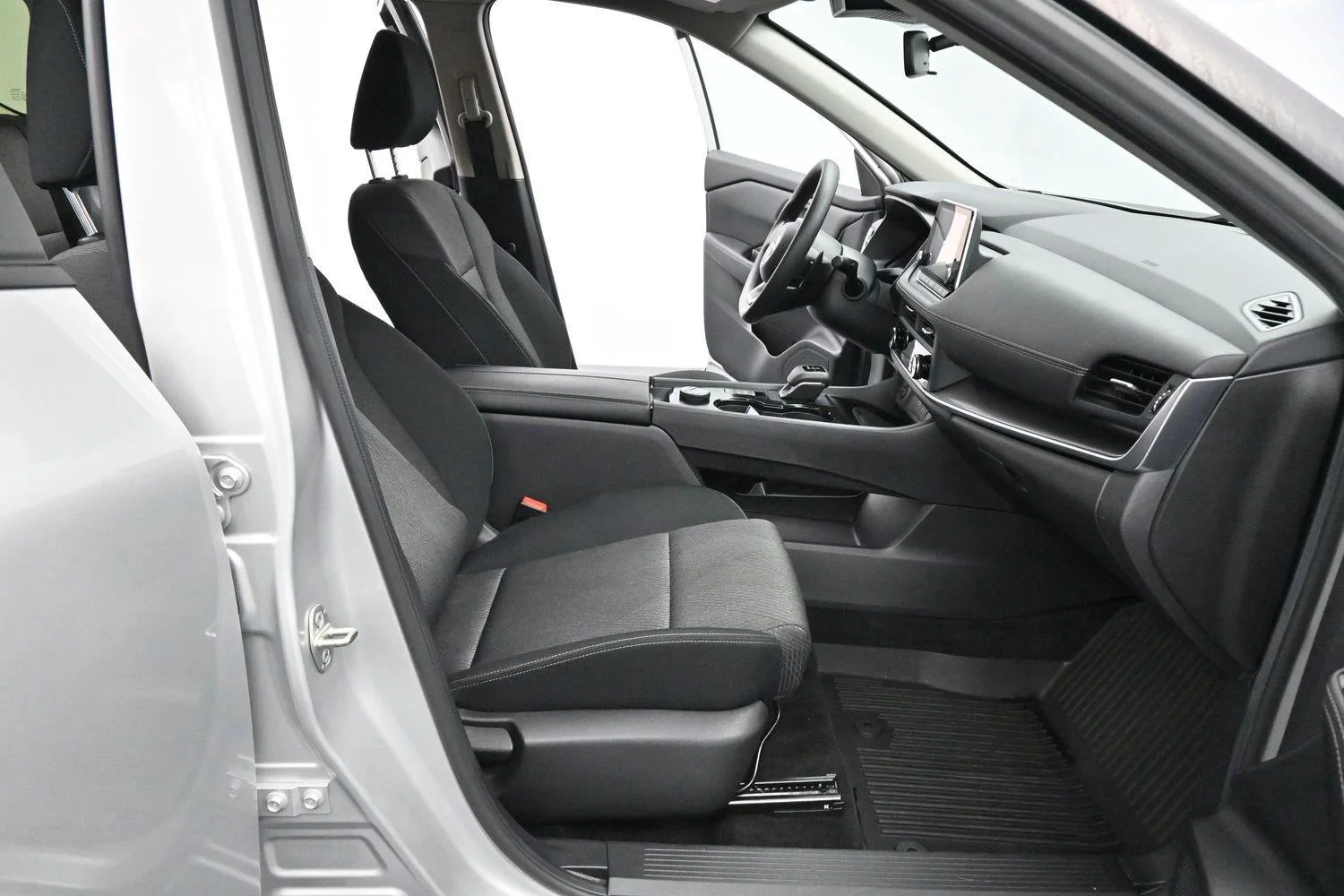 Used 2024 Silver Nissan SV image 28