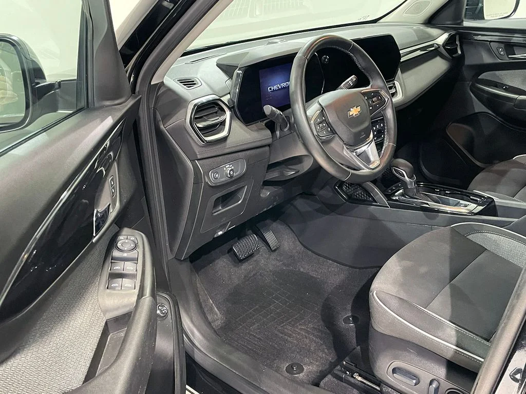 Used 2025 Black Chevrolet LT image 20