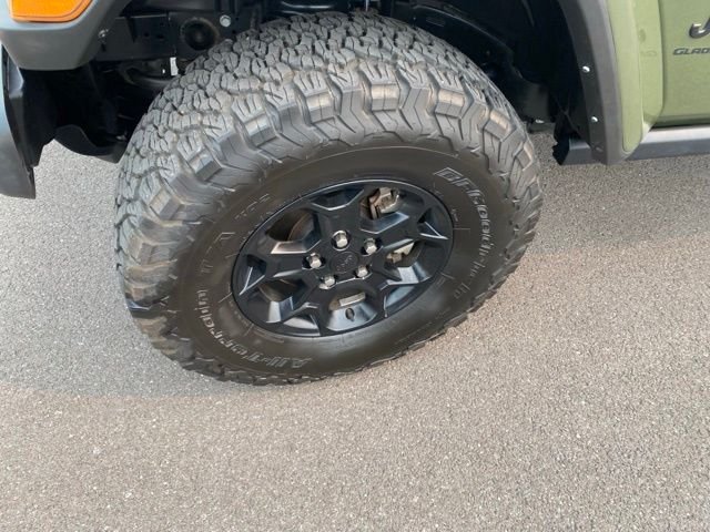 Used 2023 Green Jeep Willys image 12