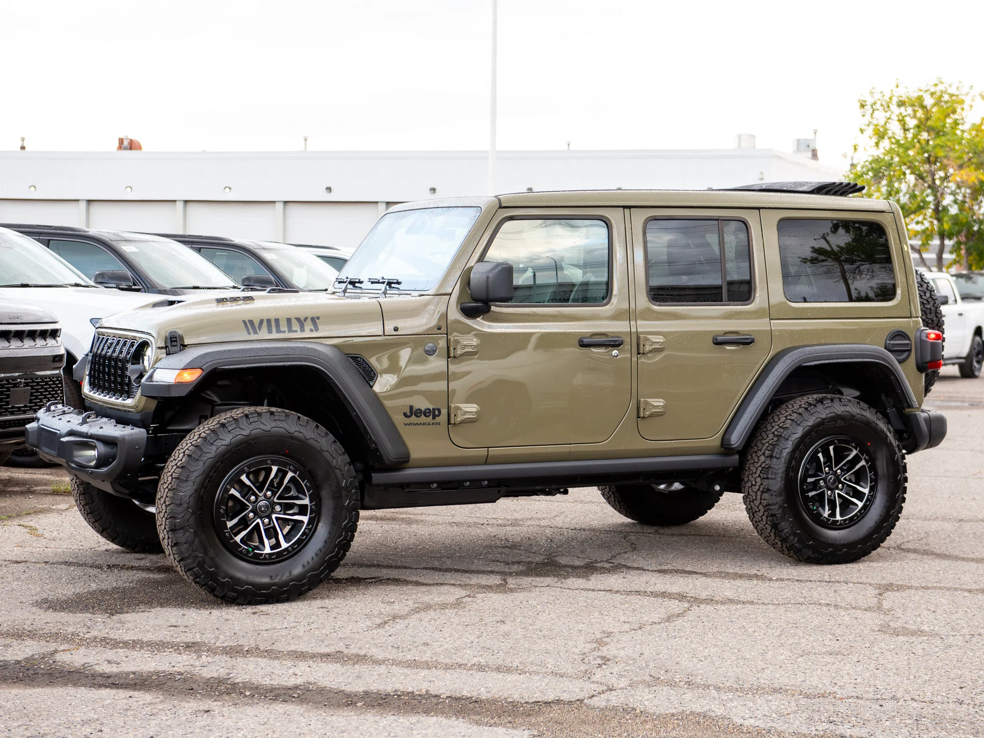 New 2026 41 Jeep Willys 392* 4 Door 4x4, 470 HORSEPOWER, Sky One-Touch Power Top image 5