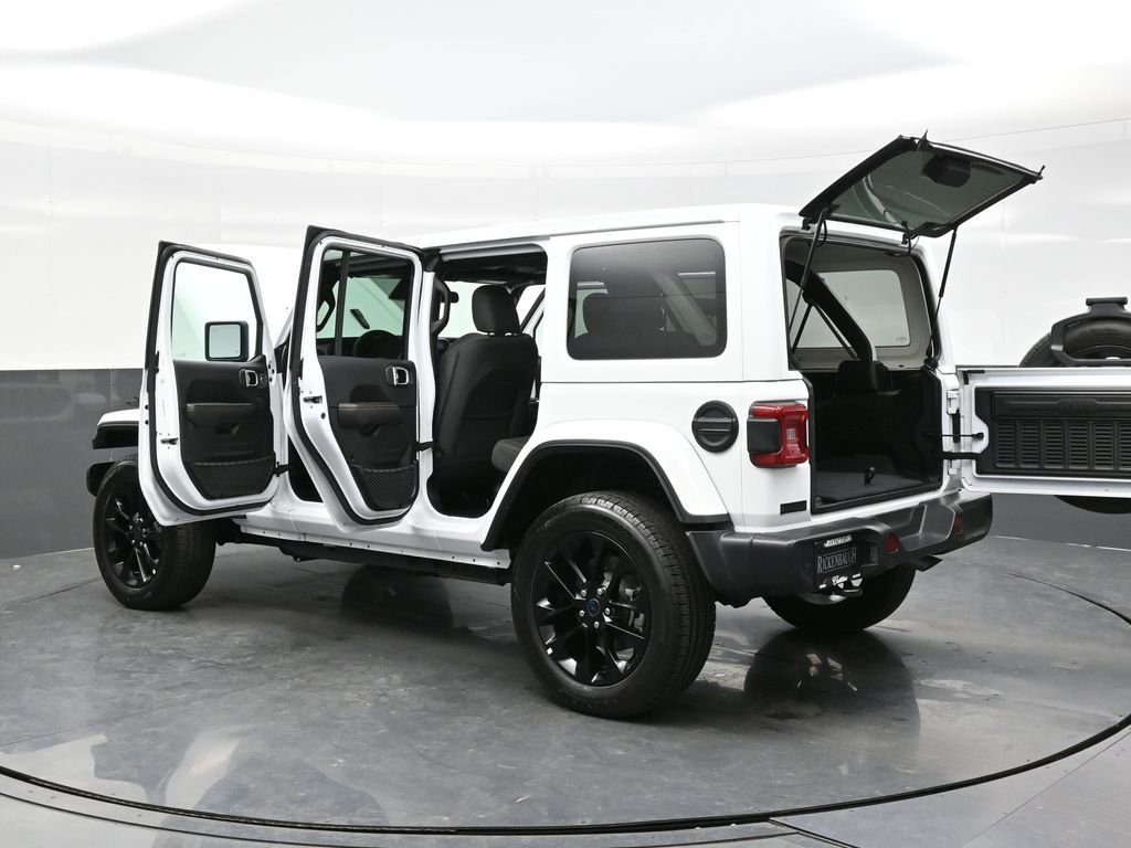 Used 2025 White Jeep Sahara 4xe image 46
