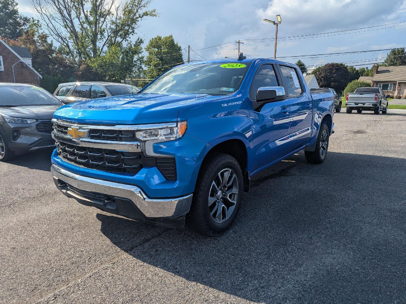 Used 2025 Riptide Blue Metallic Chevrolet LT image 3