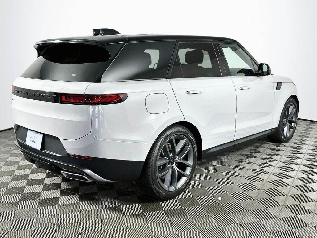 New 2026 Borasco Grey LAND ROVER SE image 5