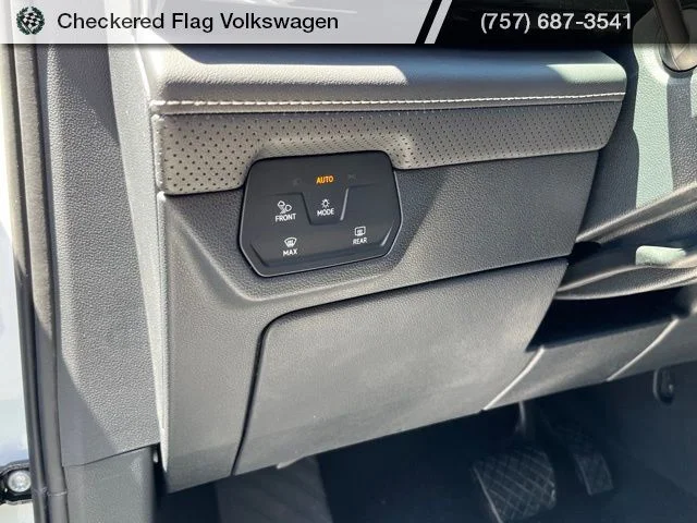 New 2026 White Volkswagen 2.0T SE w/Technology image 17